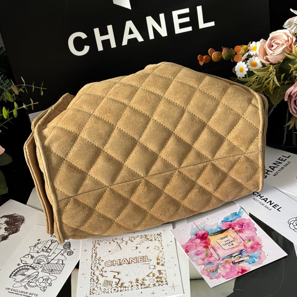 Sand Suede Calfskin Hobo Bag 25C Med