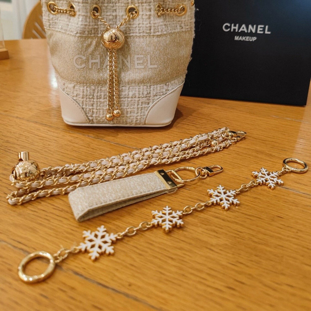 White & Gold Christmas Gift Bag