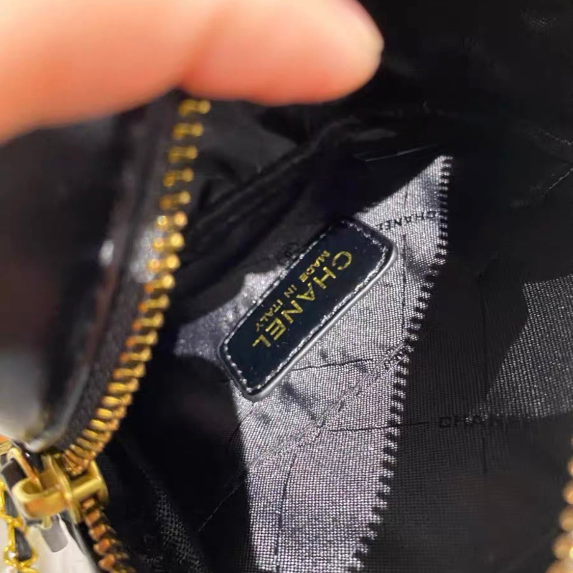 21K Crossbody Phone Bag