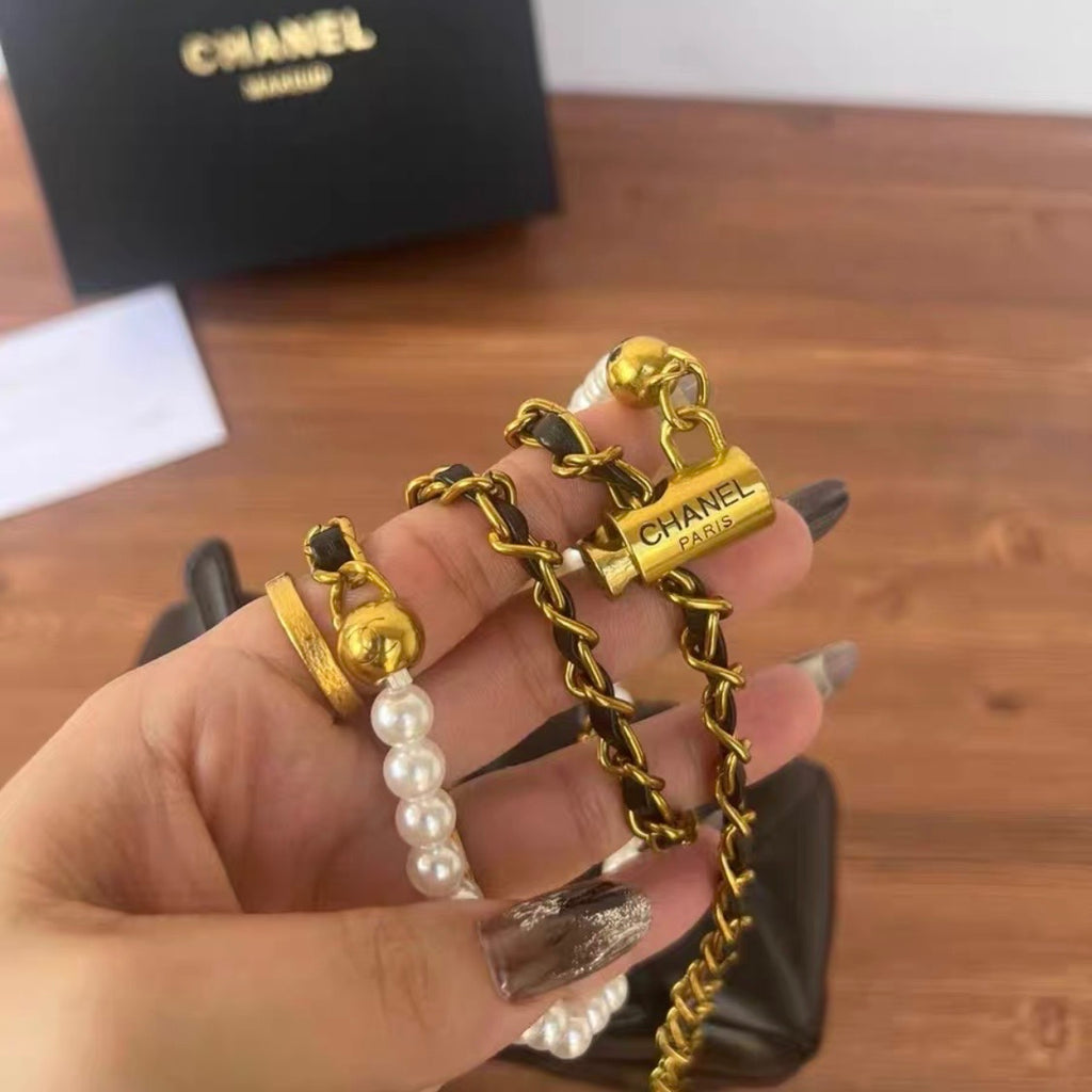 21K Crossbody Phone Bag