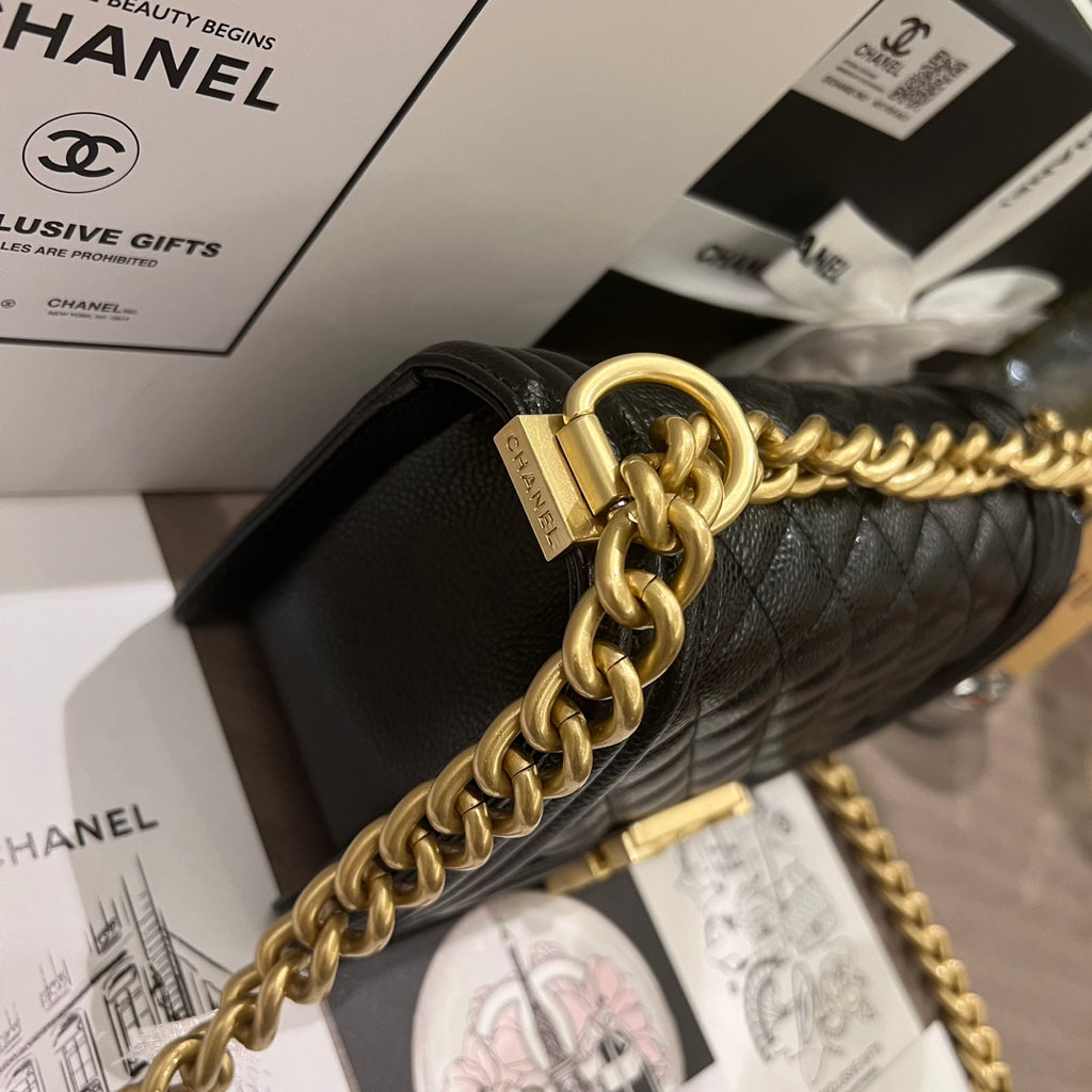 Caviar Leather small Leboy