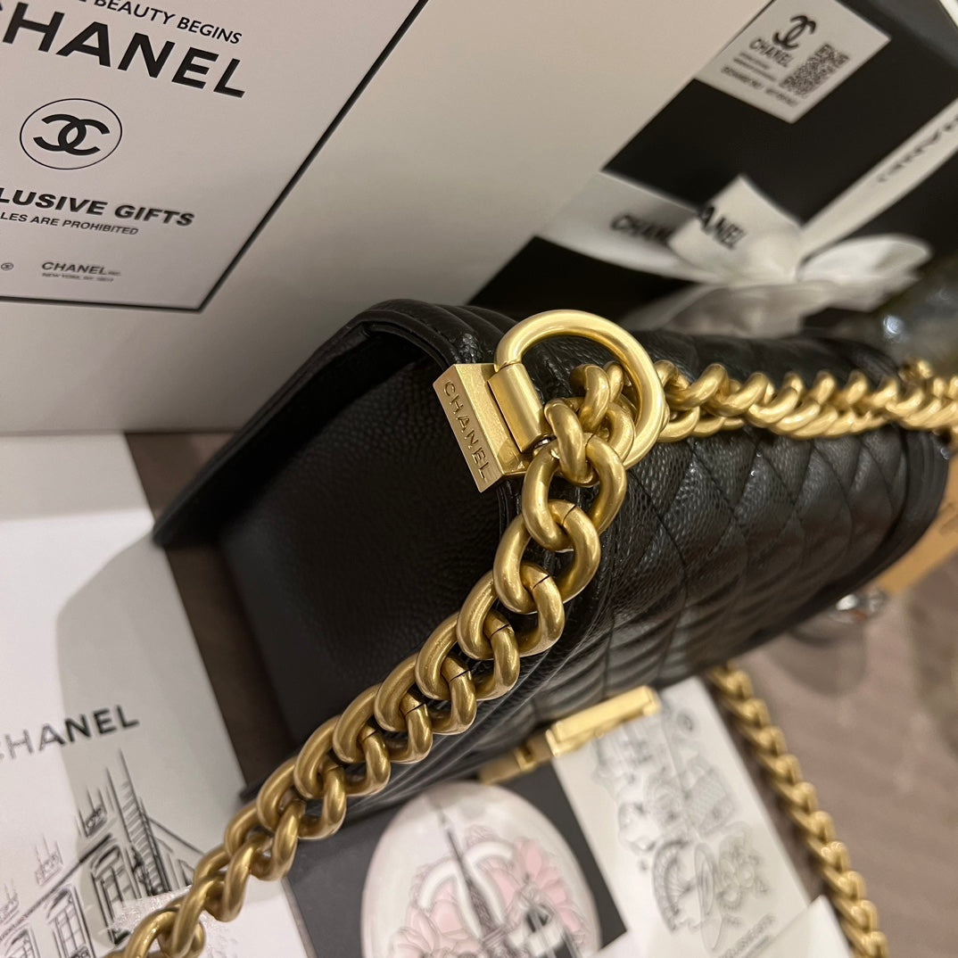 Caviar Leather small Leboy