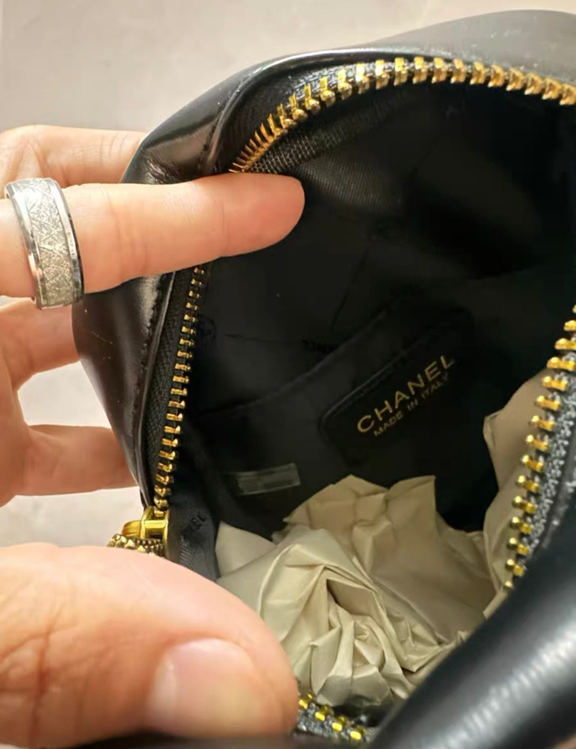 21K Crossbody Phone Bag