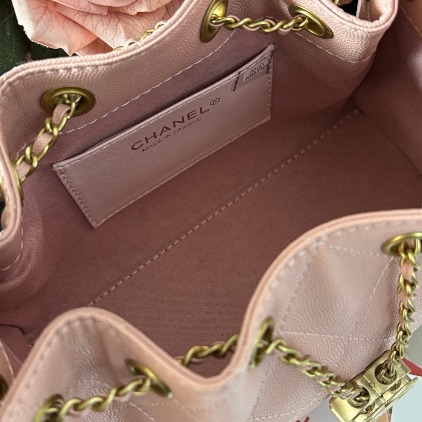 Pink Caviar Calfskin Hobo Bag 25S