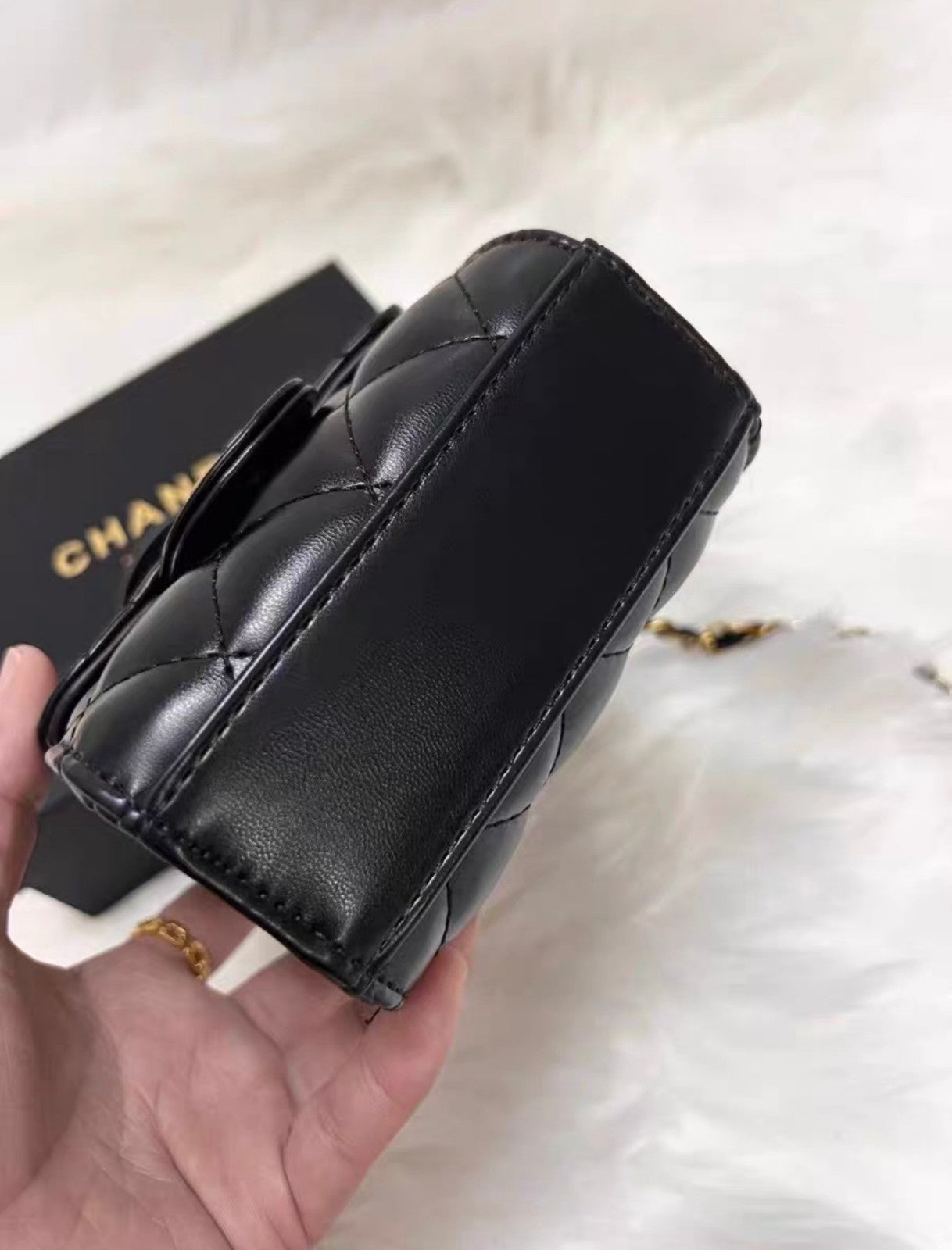 CHANEL Beauty / Makeup line mini top bag – Gift With Purchase (GWP) item Black3