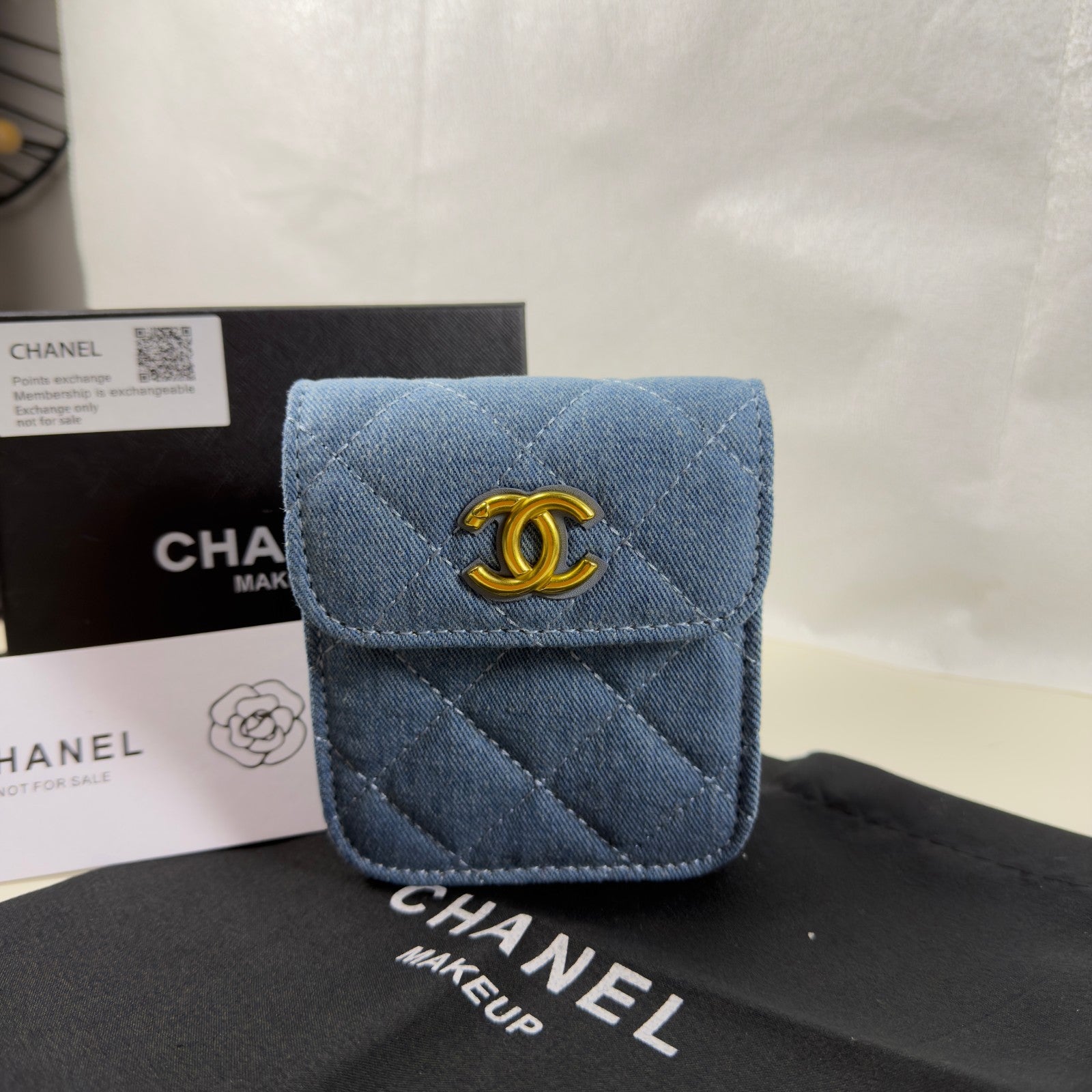 CHANEL Beauty / Makeup line mini Denim bag – Gift With Purchase (GWP) item Blue17