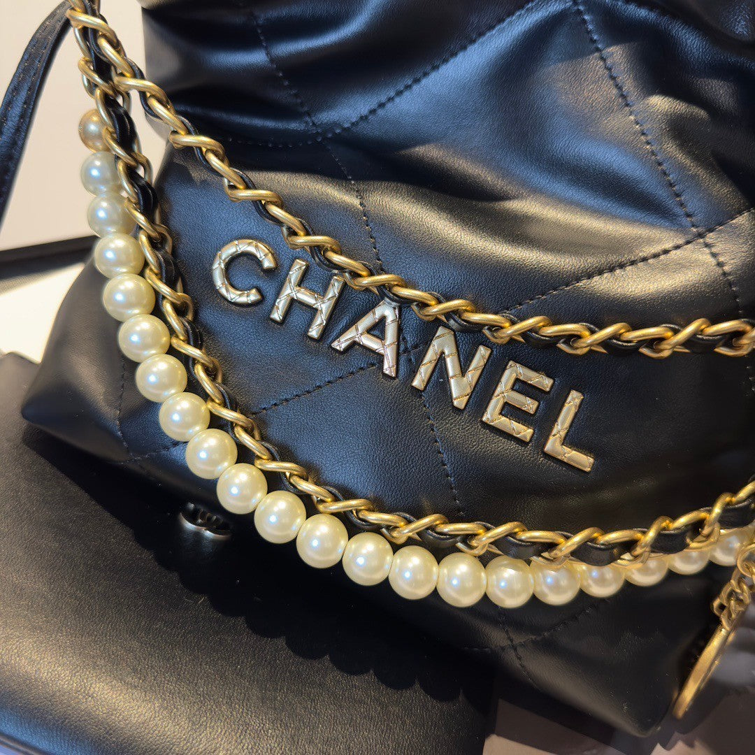CHANEL Makeup VIP Gift  Pouch Purse With Chain Crossbody Bag, Box GWP NIB6
