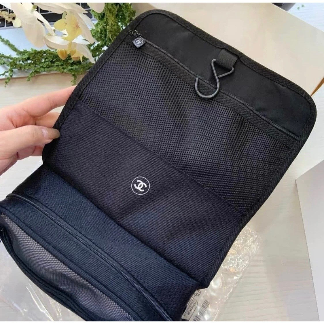 Chanel Beaute Hanging Toiletry Bag Black Brand New Makeup Cosmetics Case Pouch9