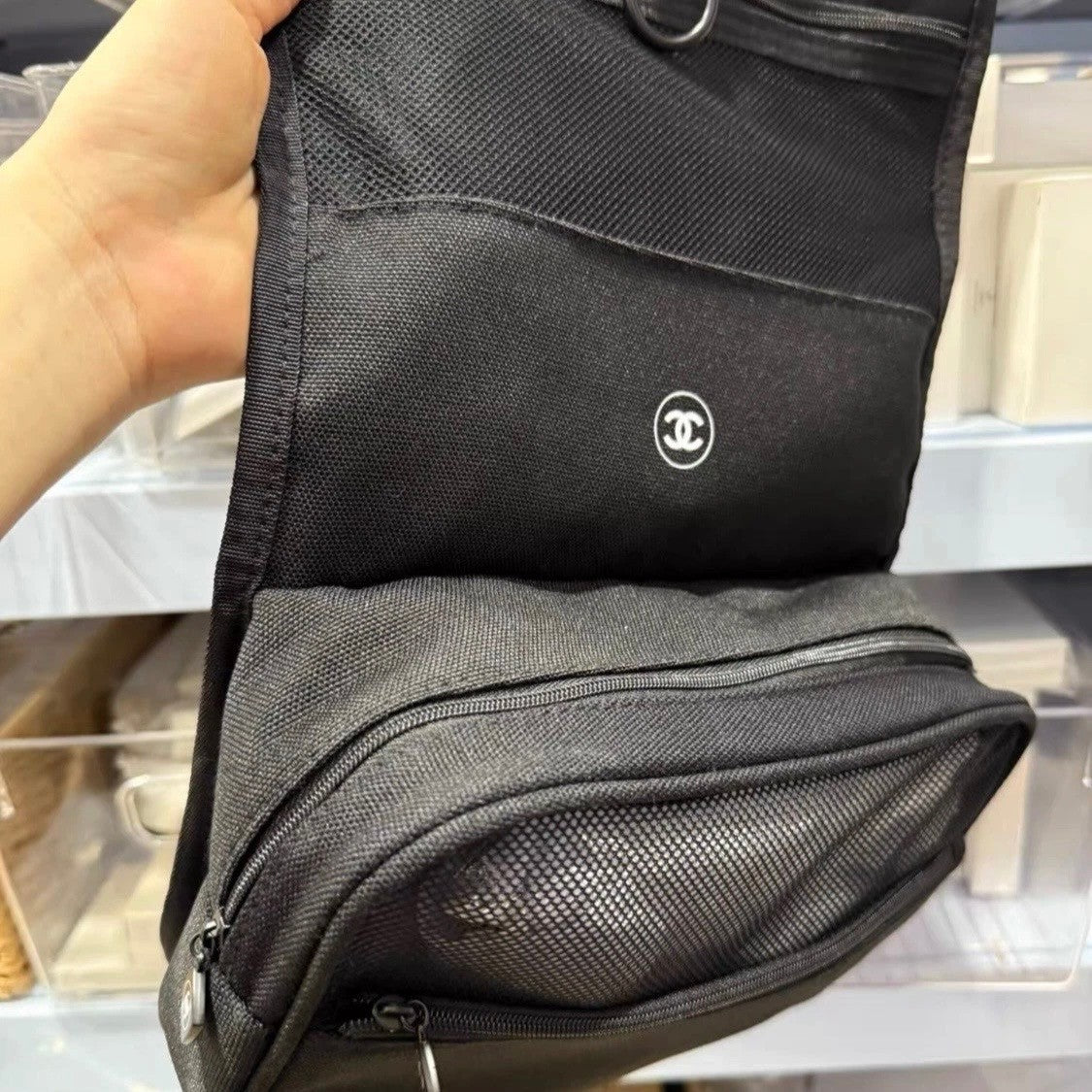 Chanel Beaute Hanging Toiletry Bag Black Brand New Makeup Cosmetics Case Pouch5