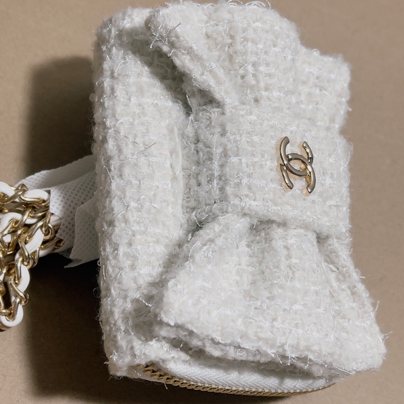 CHANEL Beaute VIP Gift Snow White Bow Chain Crossbody Card Pouch with Box (GWP)9