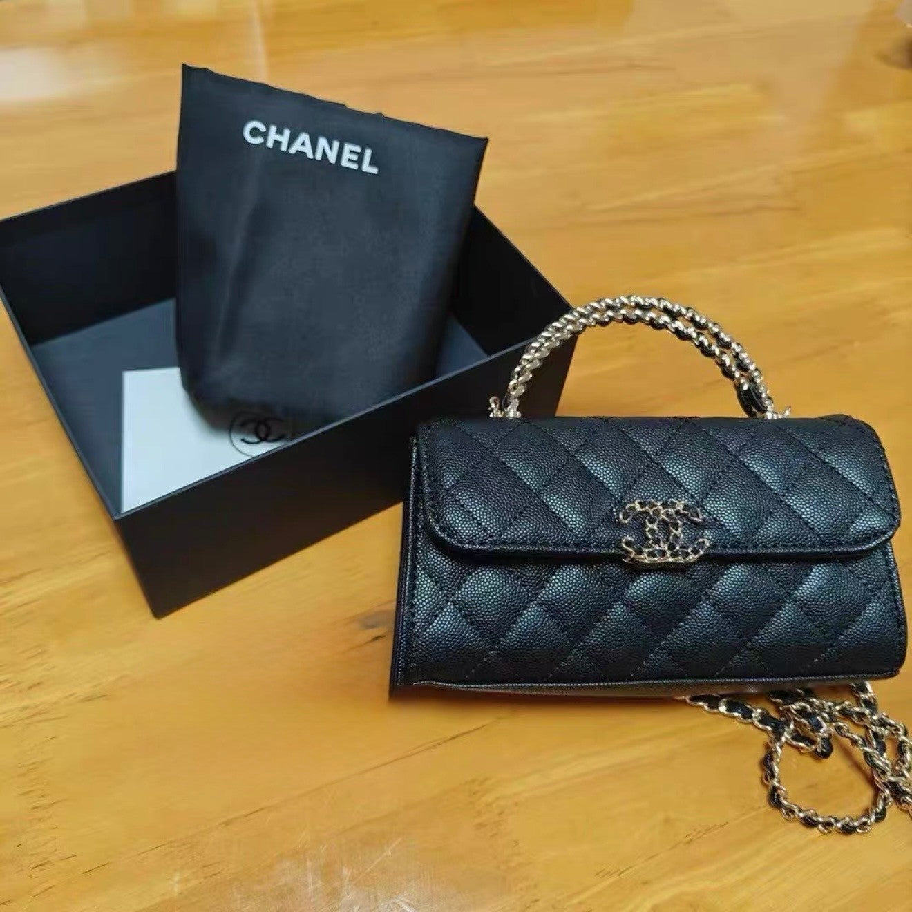 GWP Chanel Beauty Vip Gift RECTANGLE MAKEUP BAG WITH CHAIN NIB10