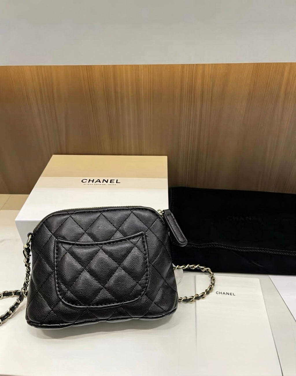 CHANEL Beauty / Makeup line mini Shell bag – Gift With Purchase (GWP) item Black5