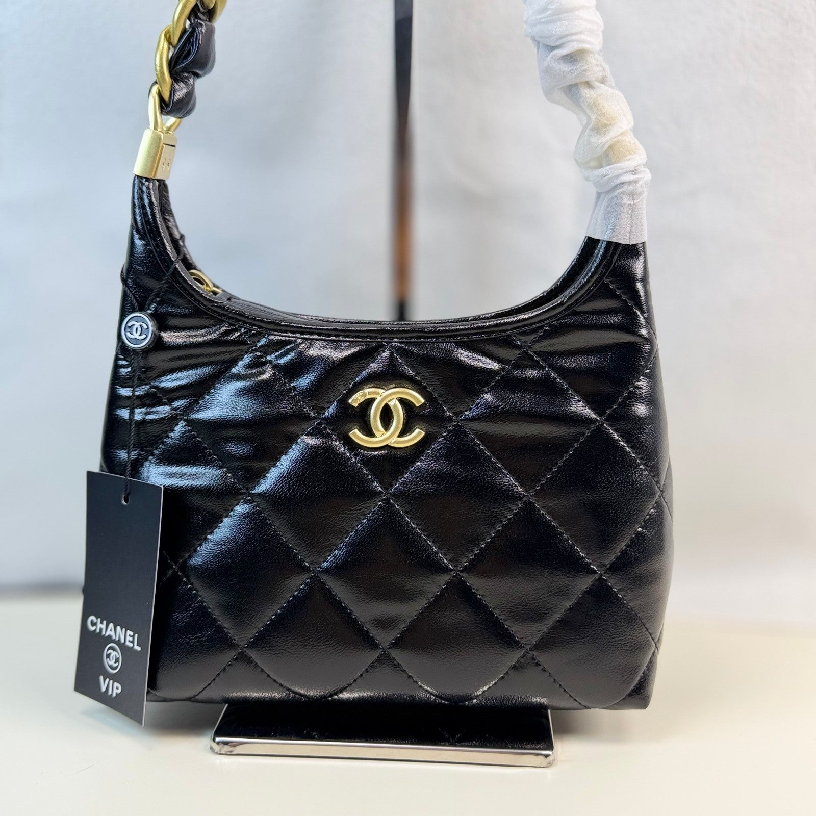CHANEL Beauty Cosmetic Makeup Bag Black Zipup Shoulder Bag Promotional Gift GWP1