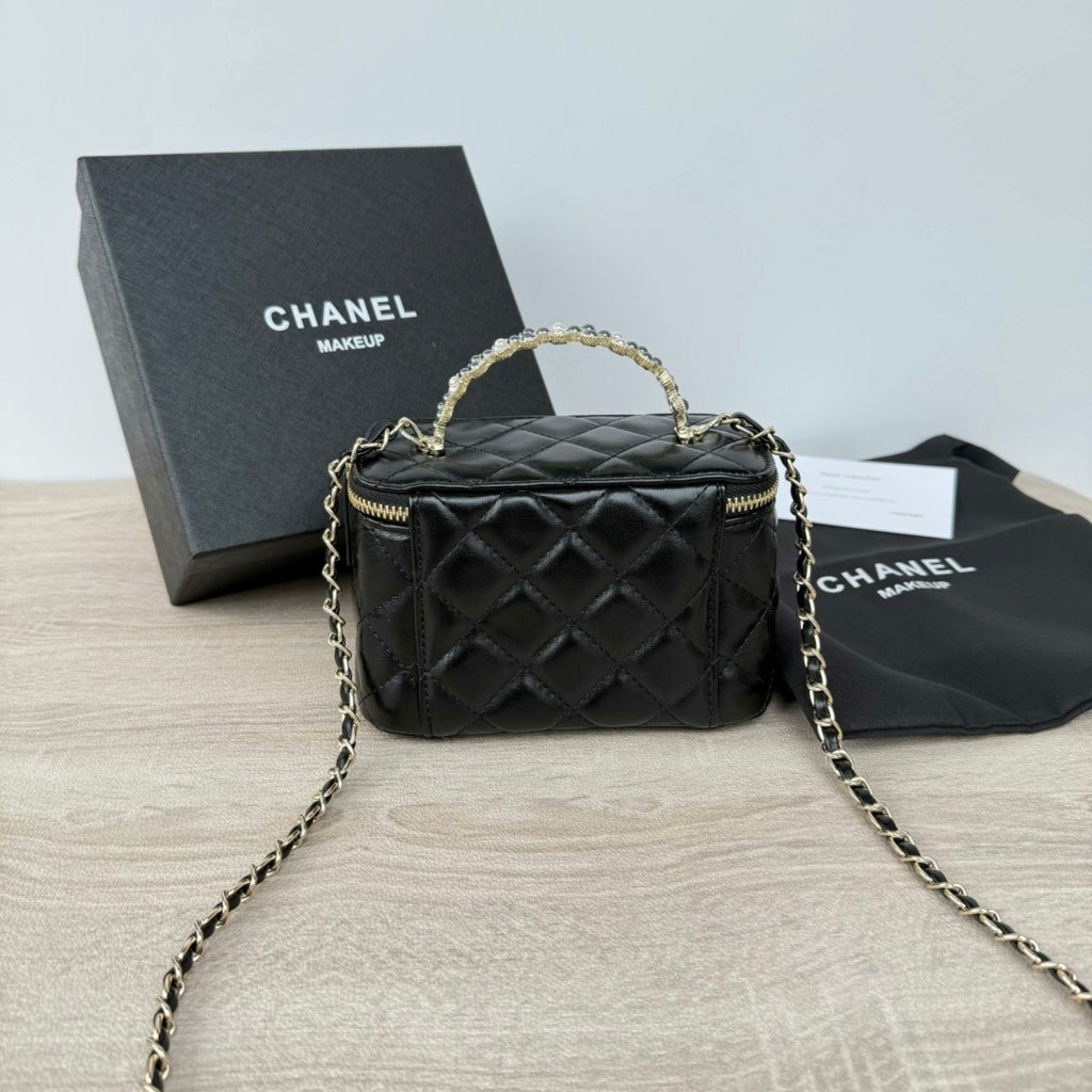 CHANEL Beauty / Makeup line mini Vanity Case – Gift With Purchase (GWP) item7