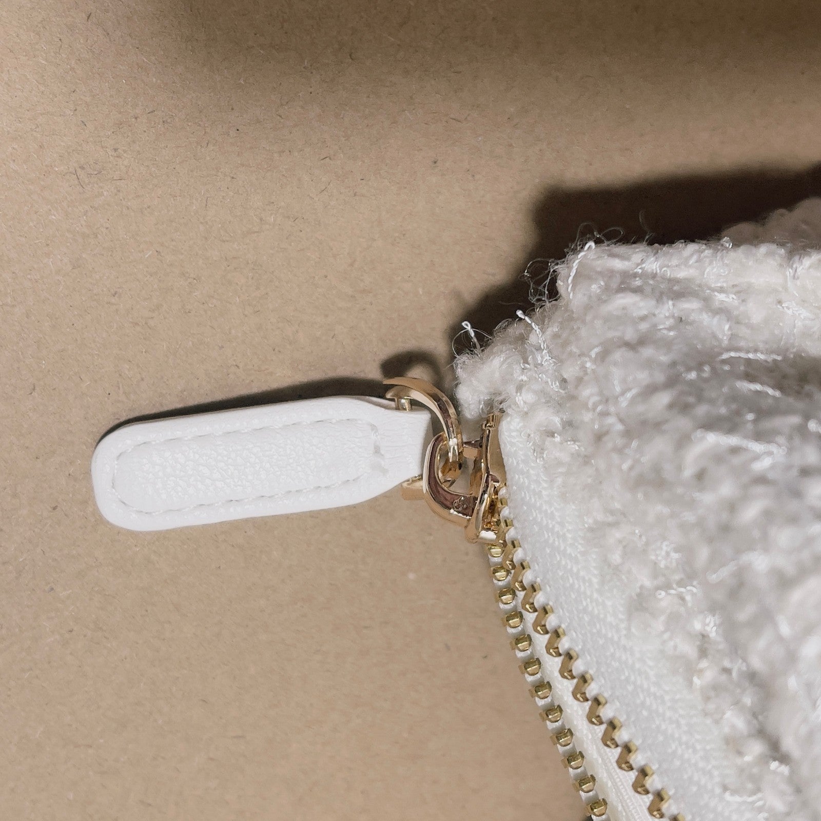 CHANEL Beaute VIP Gift Snow White Bow Chain Crossbody Card Pouch with Box (GWP)3