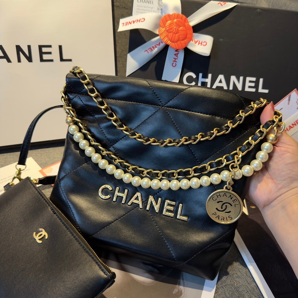 CHANEL Makeup VIP Gift  Pouch Purse With Chain Crossbody Bag, Box GWP NIB8