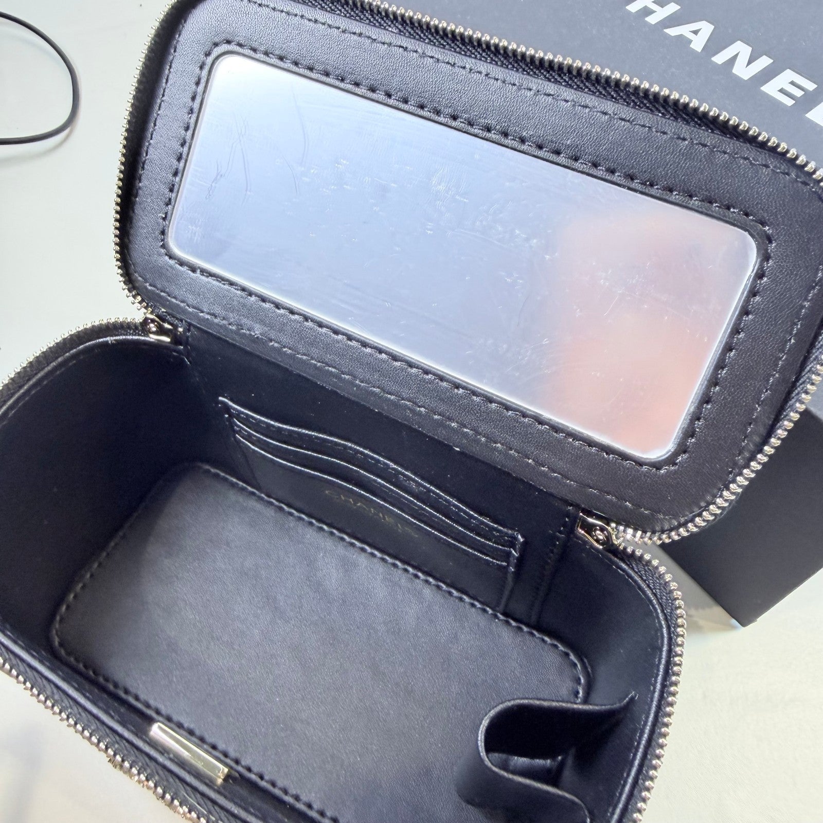 NIB CHANEL Makeup VIP Gift Black Quilted Vanity With Chain and Mirror Box GWP SM8