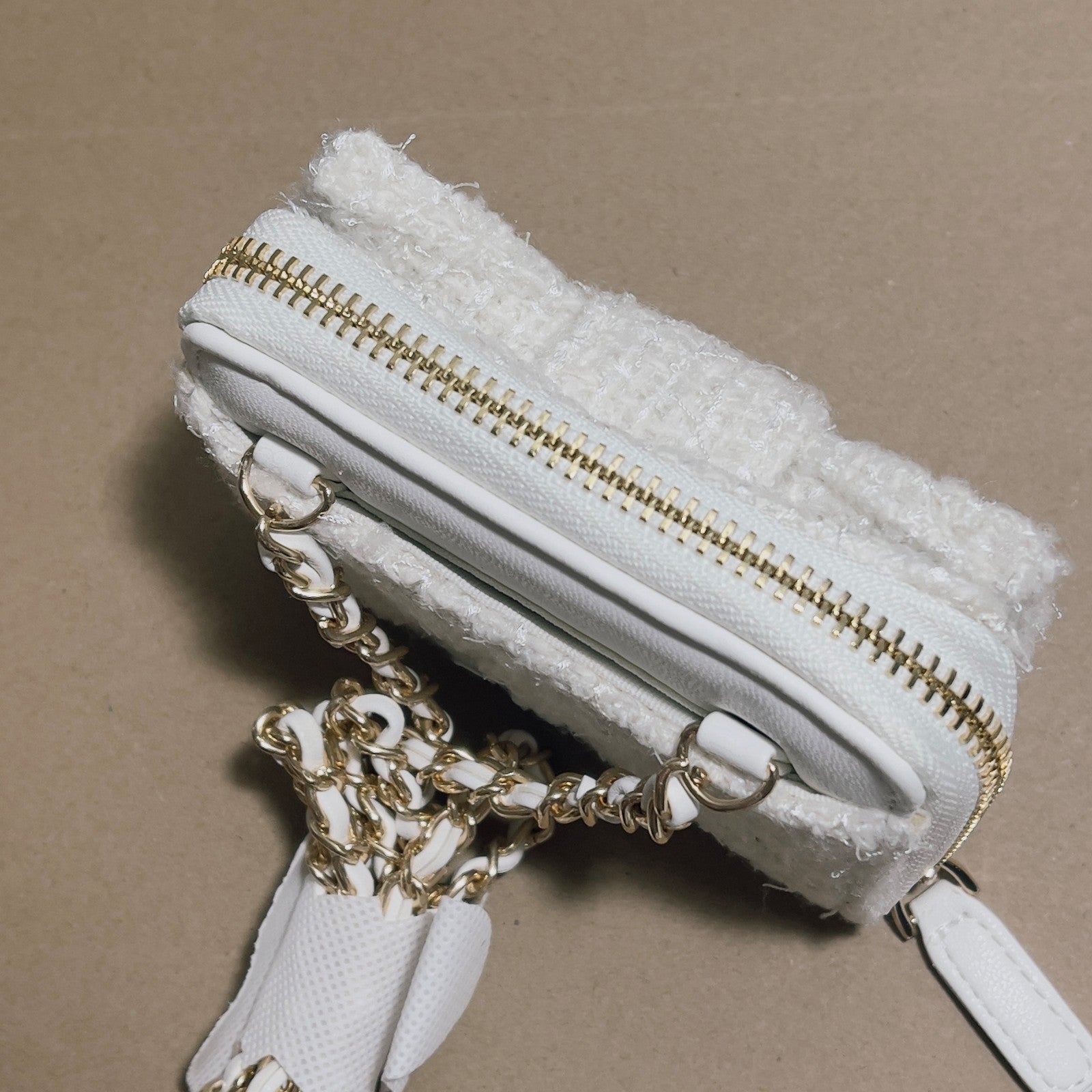 CHANEL Beaute VIP Gift Snow White Bow Chain Crossbody Card Pouch with Box (GWP)10