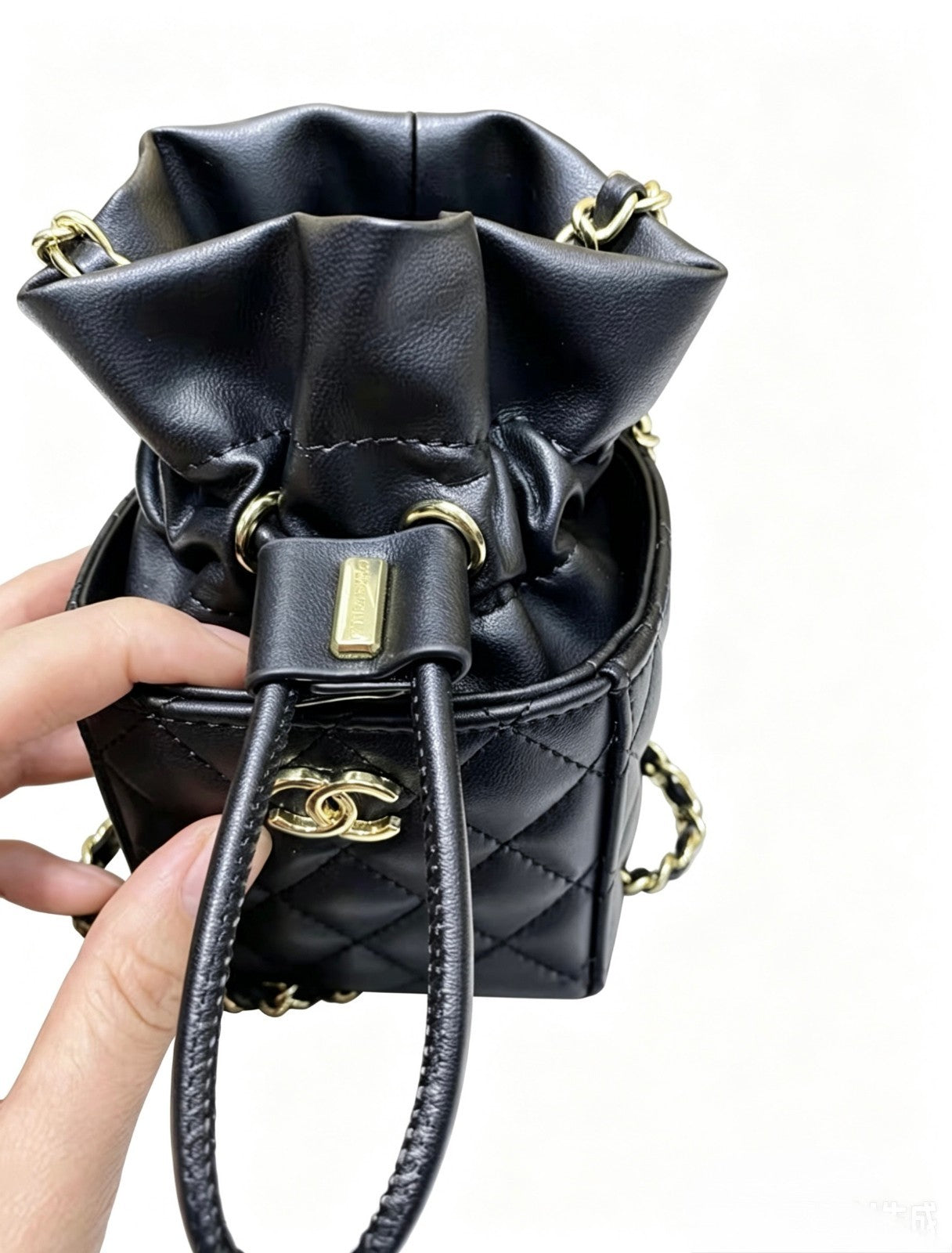 CHANEL Beauty / Makeup line mini top bag – Gift With Purchase (GWP) item Black4