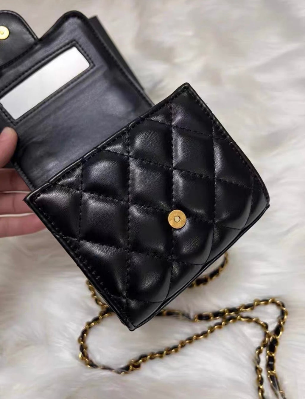 CHANEL Beauty / Makeup line mini top bag – Gift With Purchase (GWP) item Black4