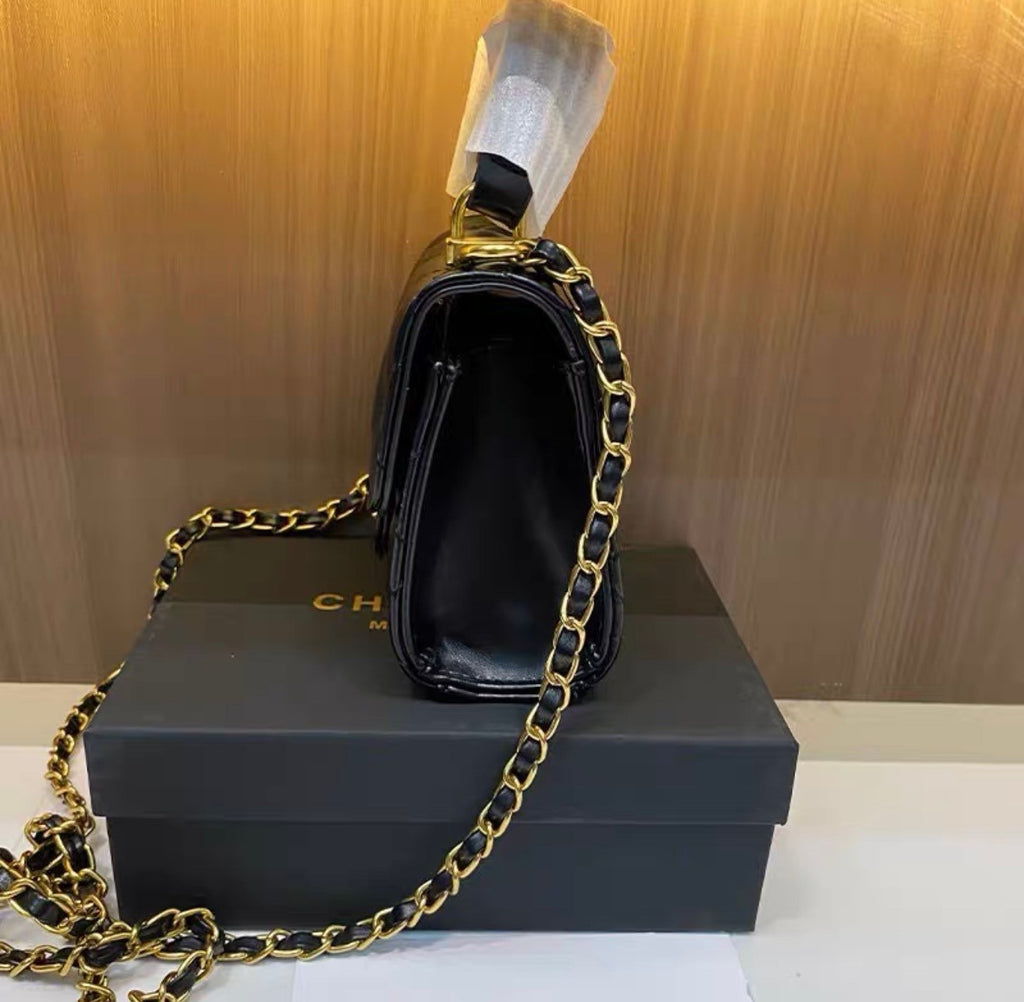 CHANEL Beauty / Makeup line mini top bag – Gift With Purchase (GWP) item Black8