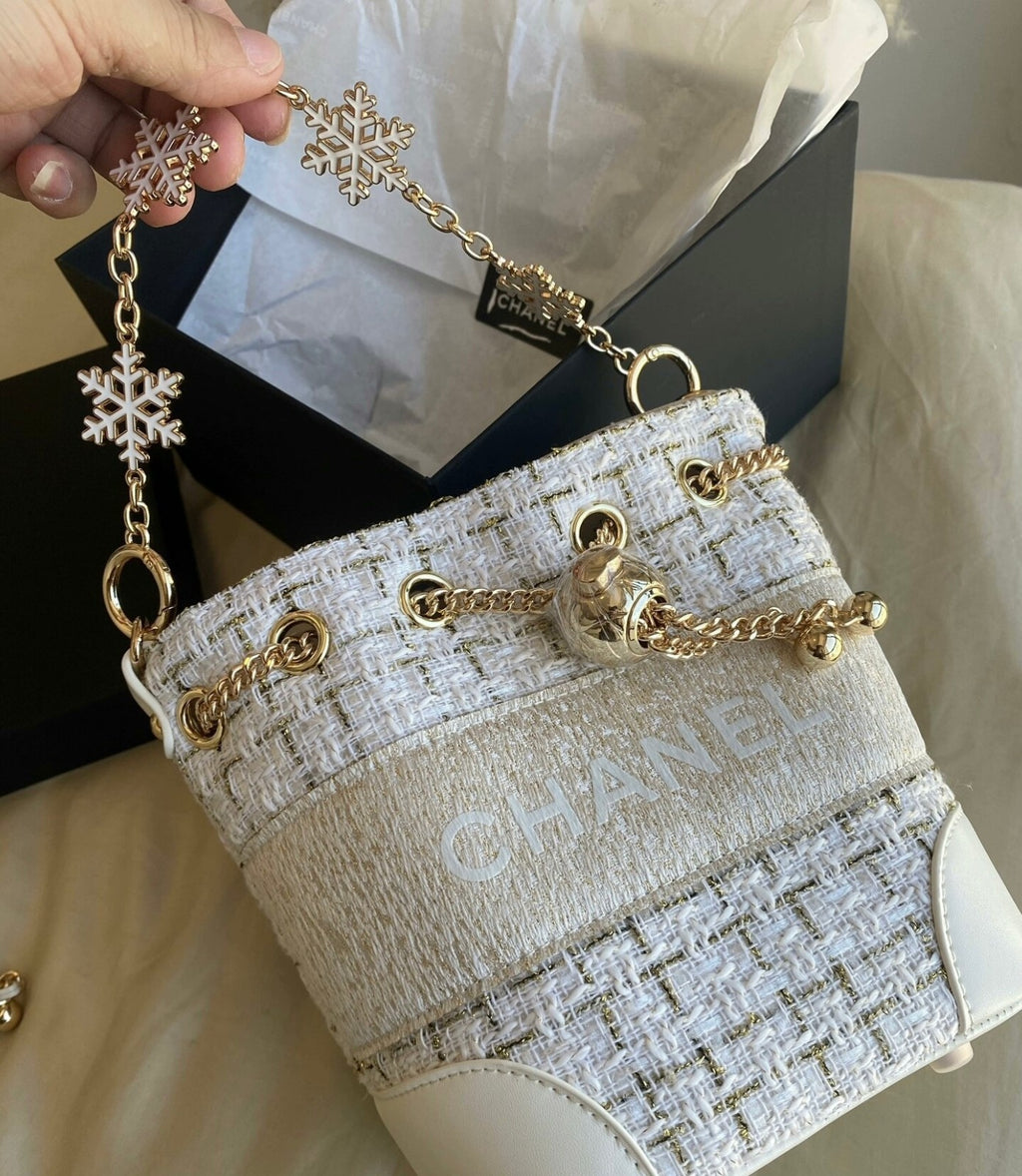 CHANEL Beaute VIP Gift WhiteGold Tweed Bucket Bag with Box (GWP)10
