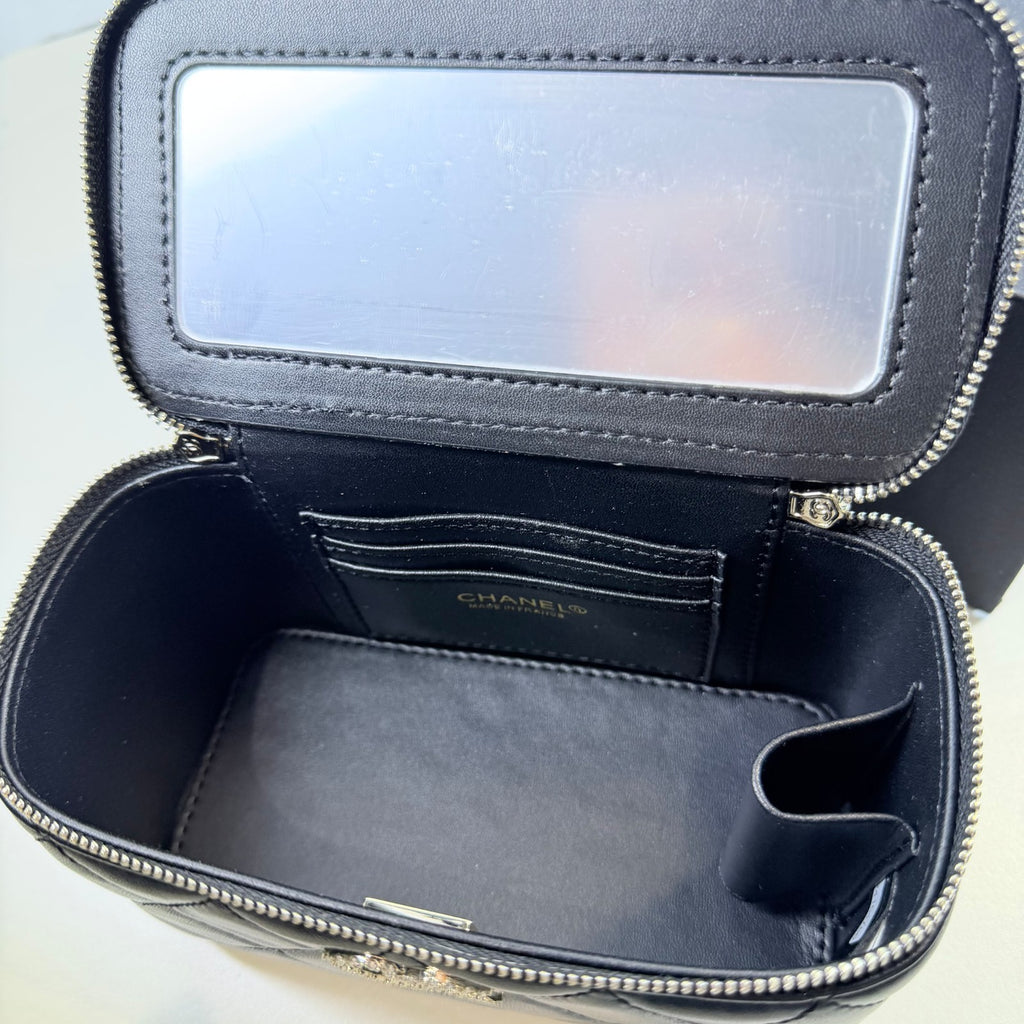 NIB CHANEL Makeup VIP Gift Black Quilted Vanity With Chain and Mirror Box GWP SM6