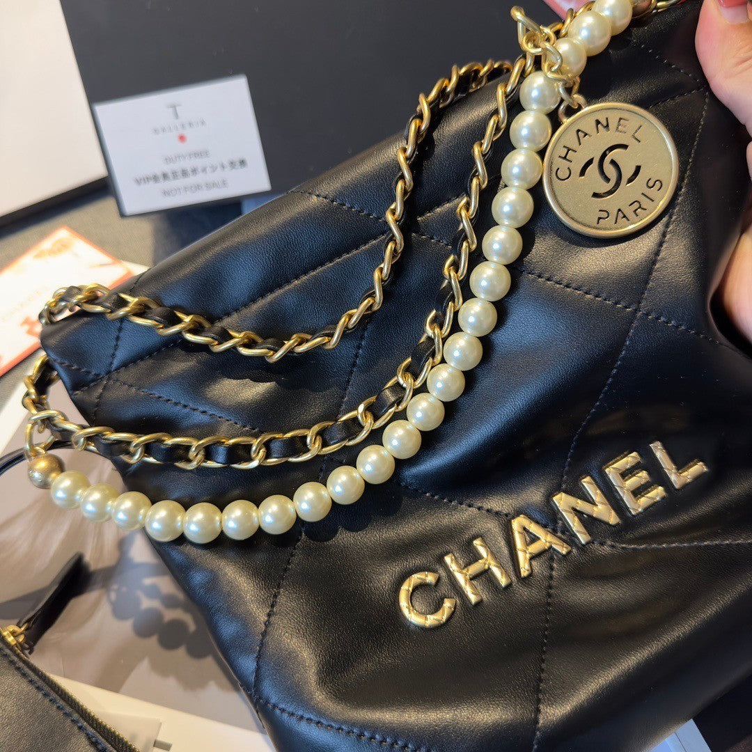 CHANEL Makeup VIP Gift  Pouch Purse With Chain Crossbody Bag, Box GWP NIB10