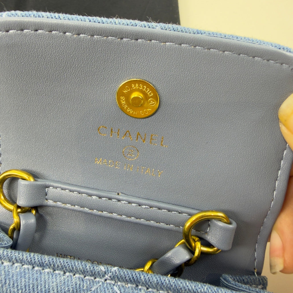 CHANEL Beauty / Makeup line mini Denim bag – Gift With Purchase (GWP) item Blue8