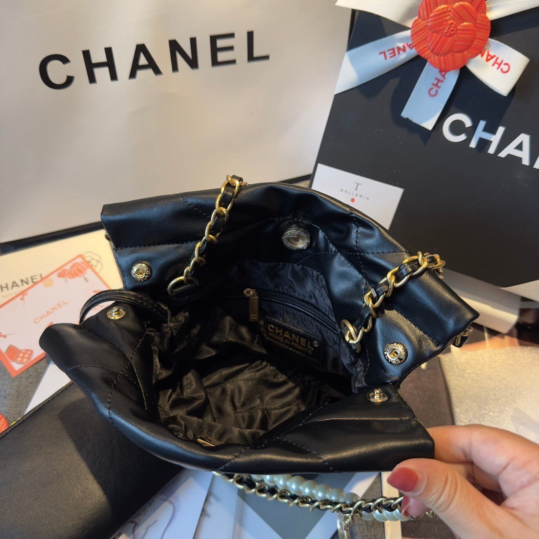 CHANEL Makeup VIP Gift  Pouch Purse With Chain Crossbody Bag, Box GWP NIB5