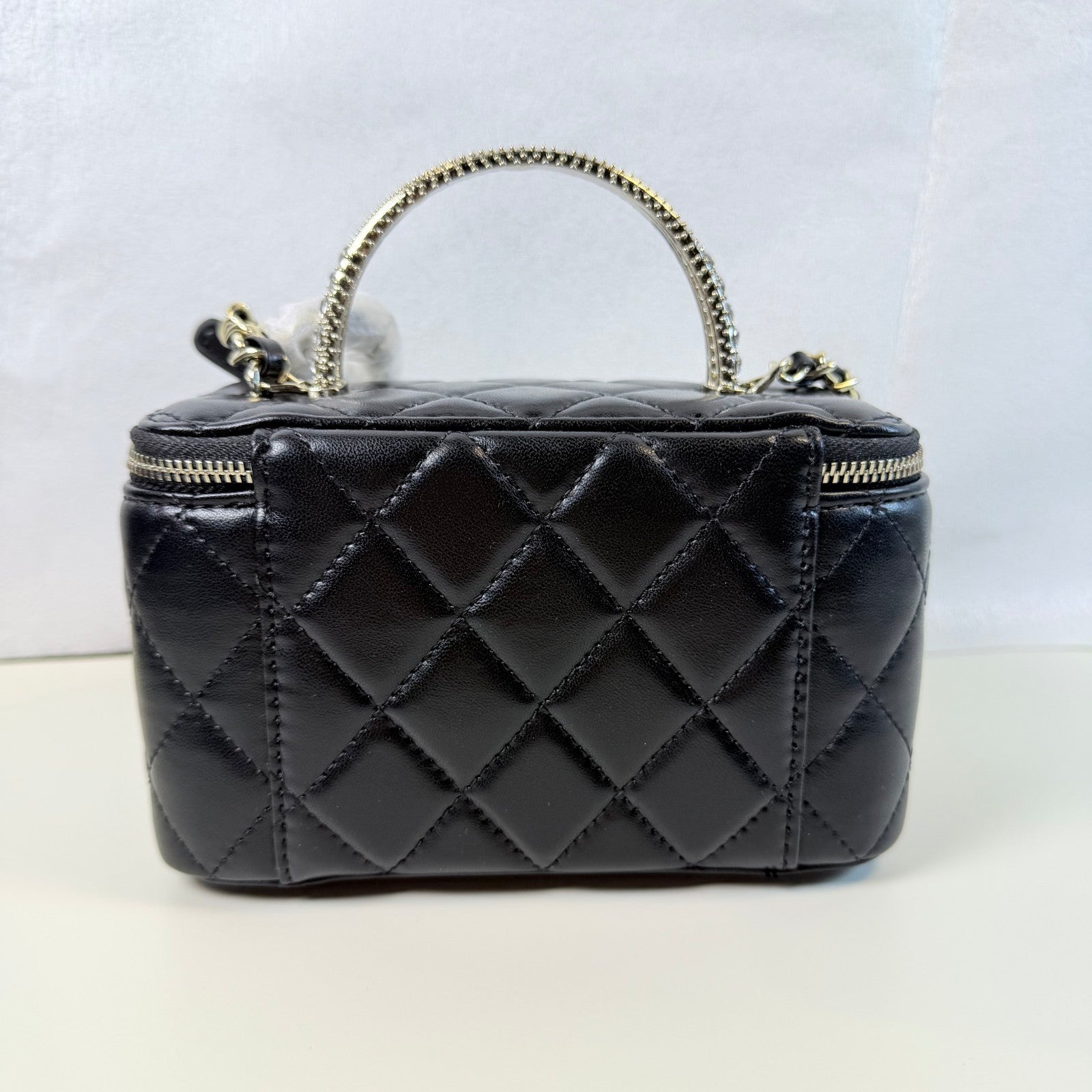 NIB CHANEL Makeup VIP Gift Black Quilted Vanity With Chain and Mirror Box GWP SM11