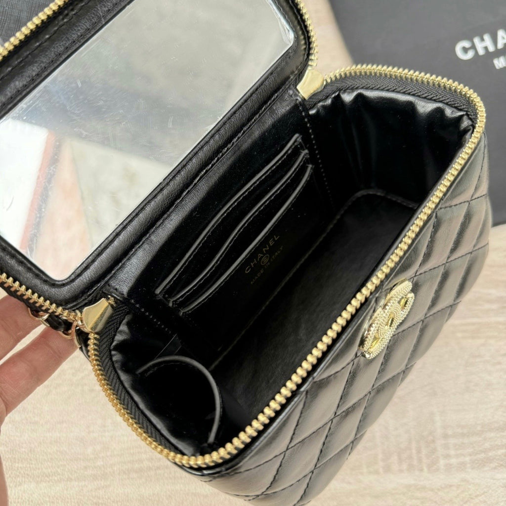 CHANEL Beauty / Makeup line mini Vanity Case – Gift With Purchase (GWP) item3