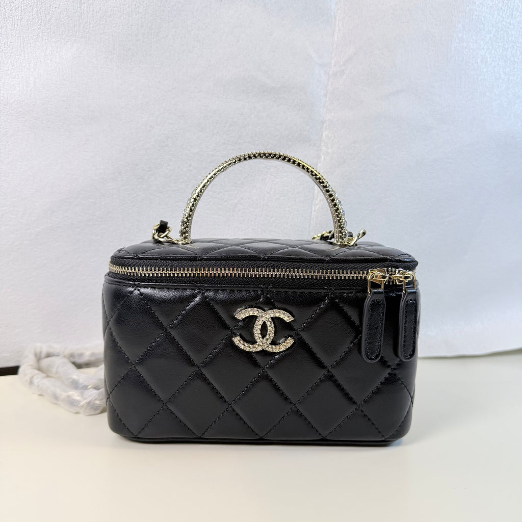 NIB CHANEL Makeup VIP Gift Black Quilted Vanity With Chain and Mirror Box GWP SM0