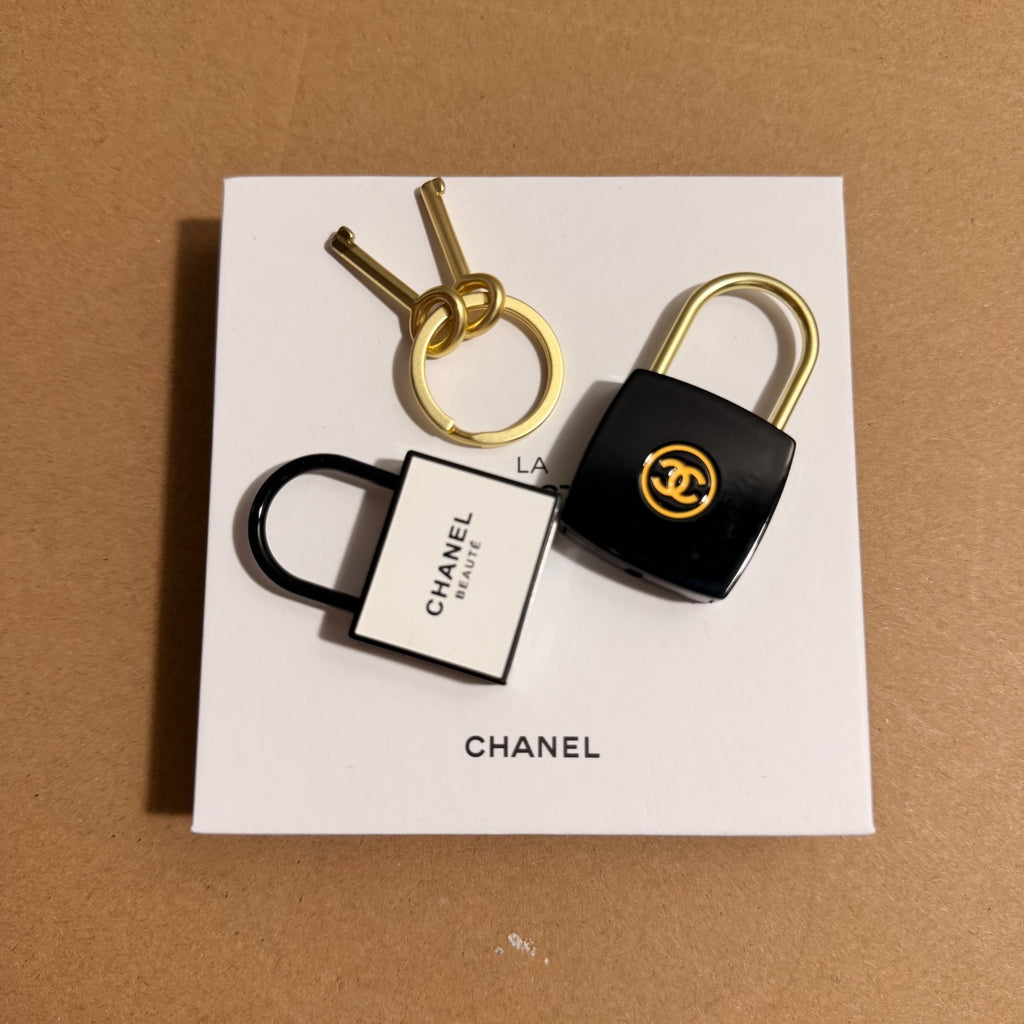 CHANEL BEAUTE LA COLLECTION PadLocker & Keys Set GWP Novelty Bag Charm Keychain3