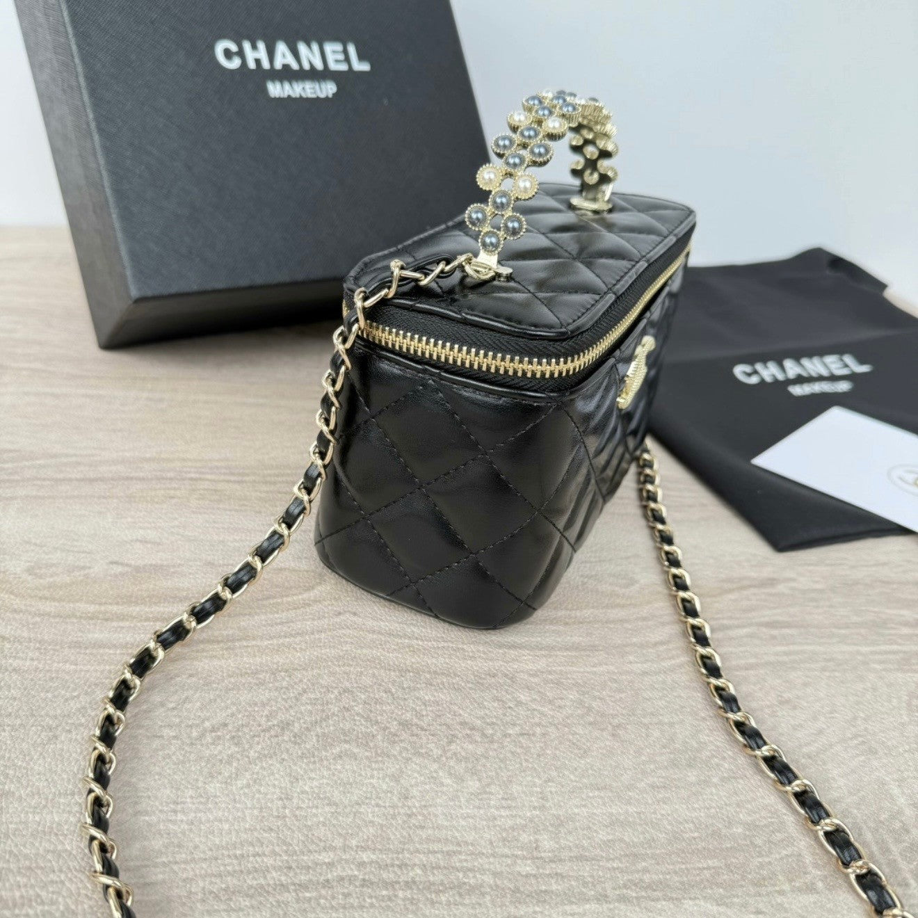 CHANEL Beauty / Makeup line mini Vanity Case – Gift With Purchase (GWP) item4
