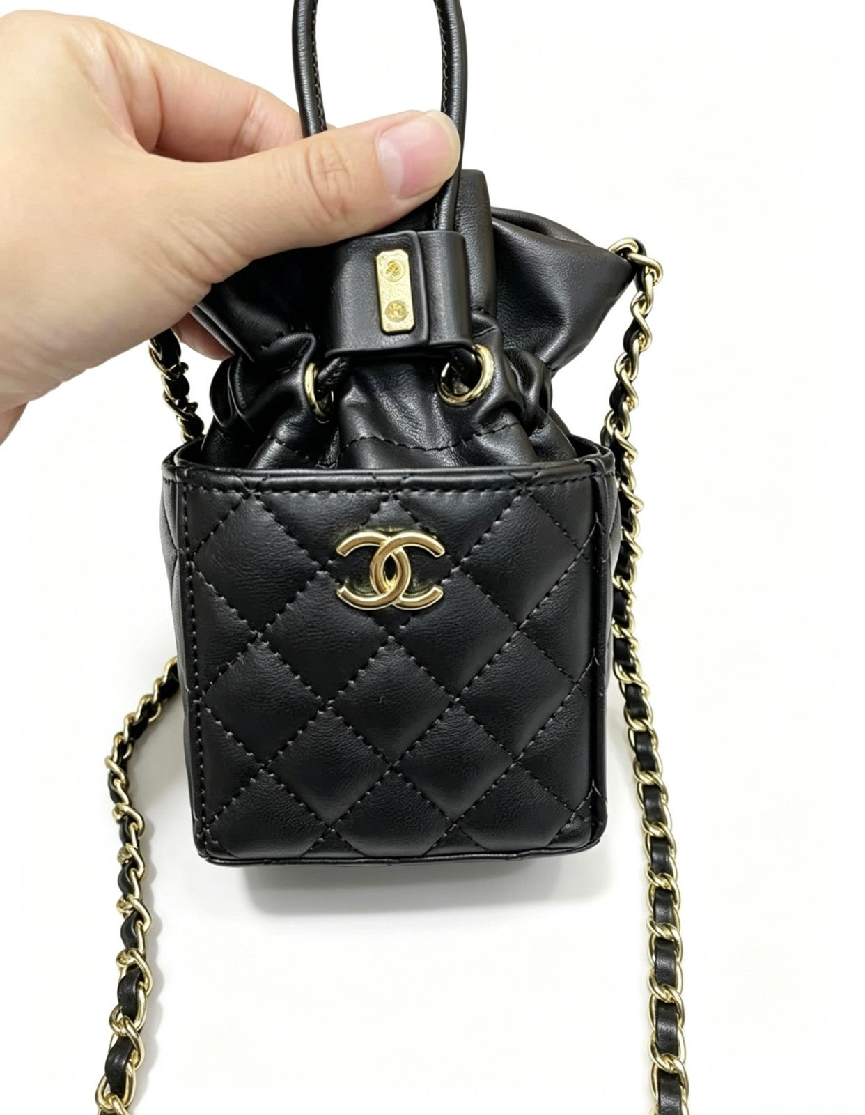 CHANEL Beauty / Makeup line mini top bag – Gift With Purchase (GWP) item Black5