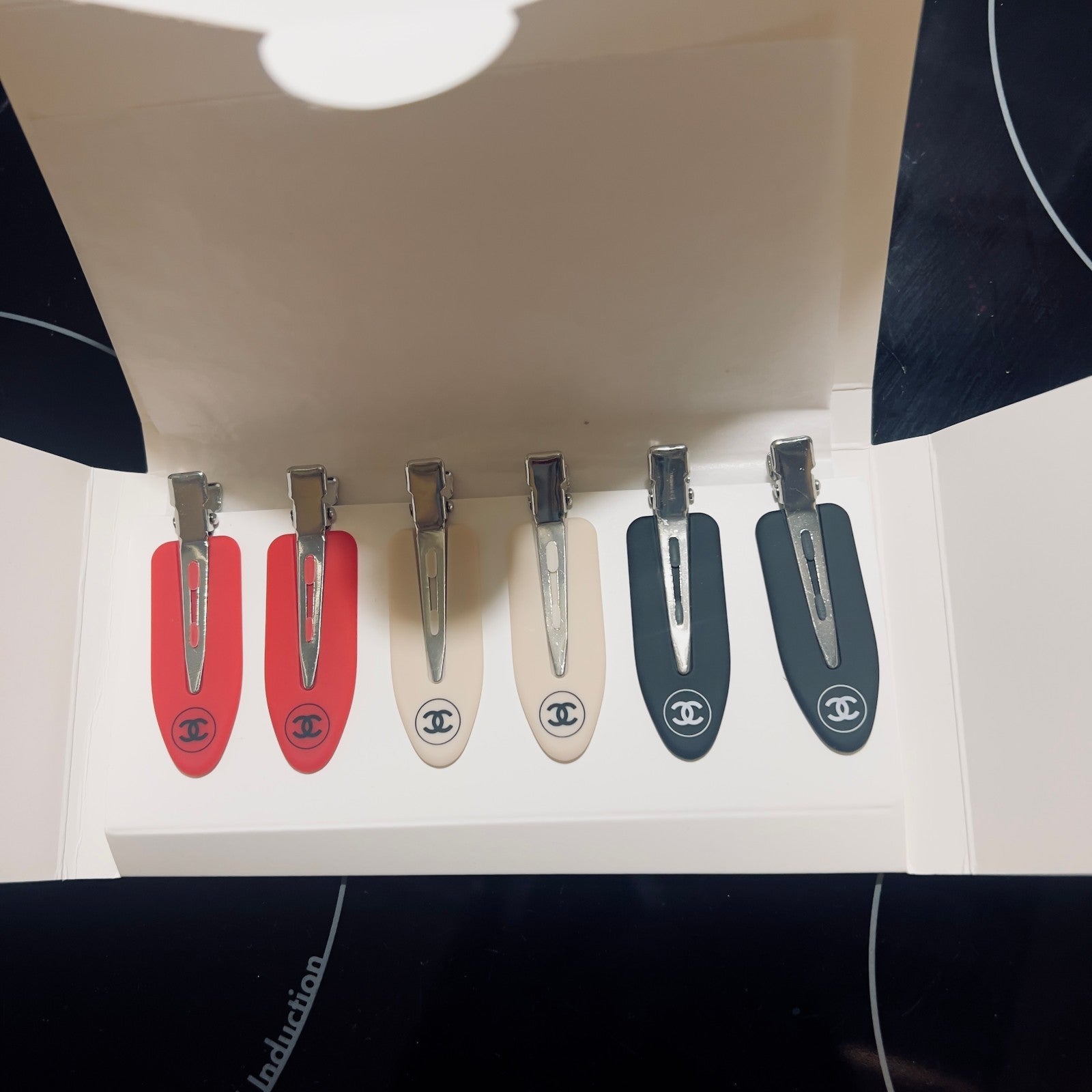 CHANEL BEAUTE Beauty GWP VIP Gift Hair Clip Accessory Black / White / Red ️0