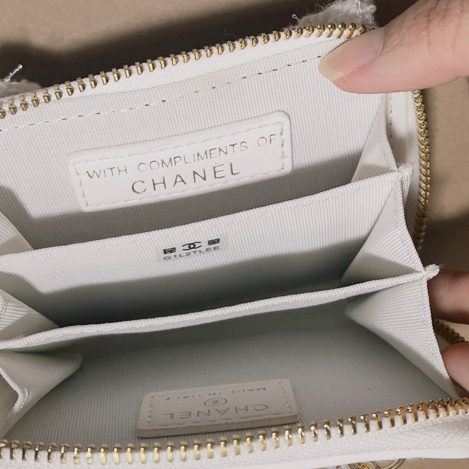 CHANEL Beaute VIP Gift Snow White Bow Chain Crossbody Card Pouch with Box (GWP)7
