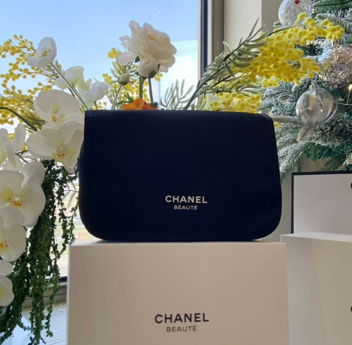 Chanel Beaute Hanging Toiletry Bag Black Brand New Makeup Cosmetics Case Pouch2