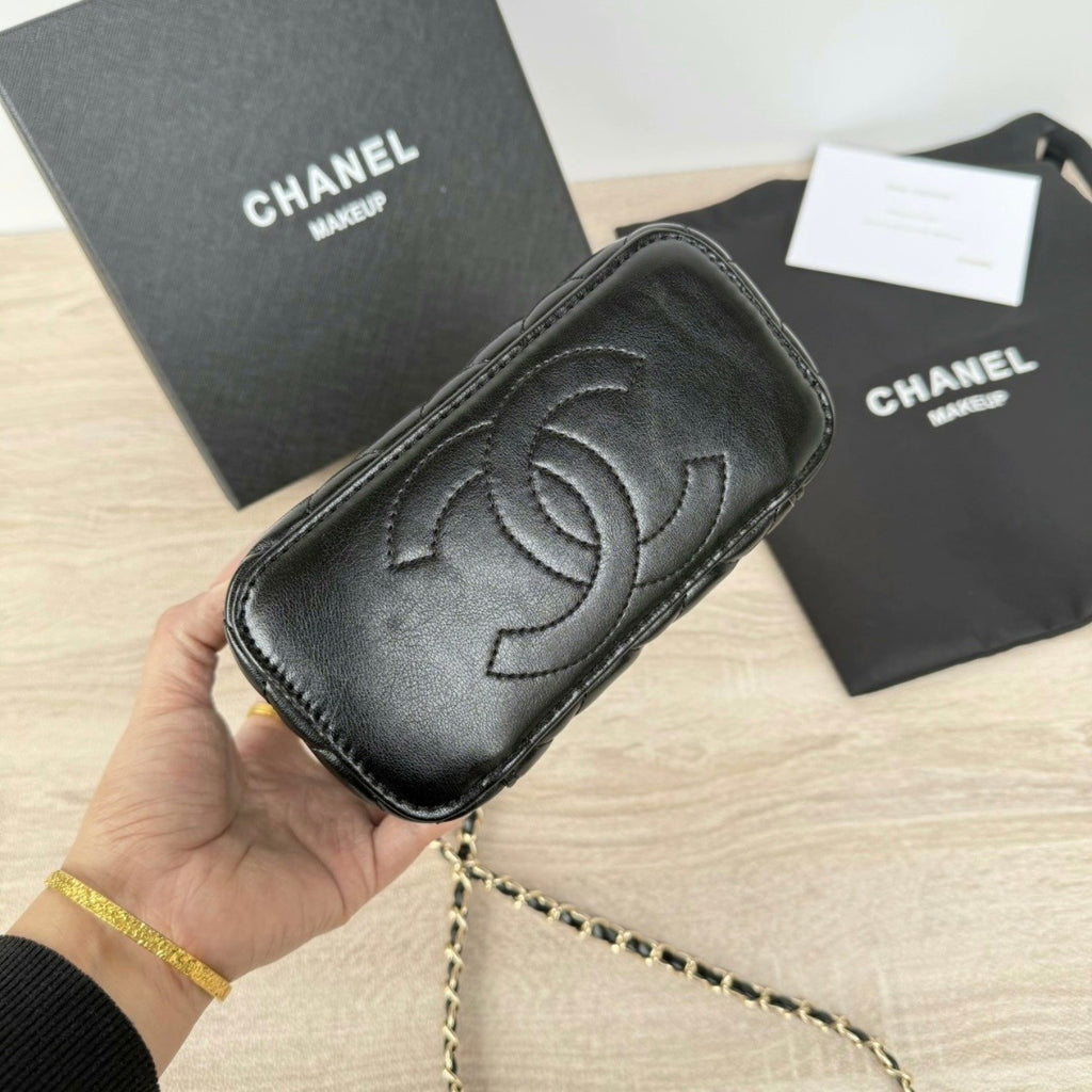 CHANEL Beauty / Makeup line mini Vanity Case – Gift With Purchase (GWP) item5