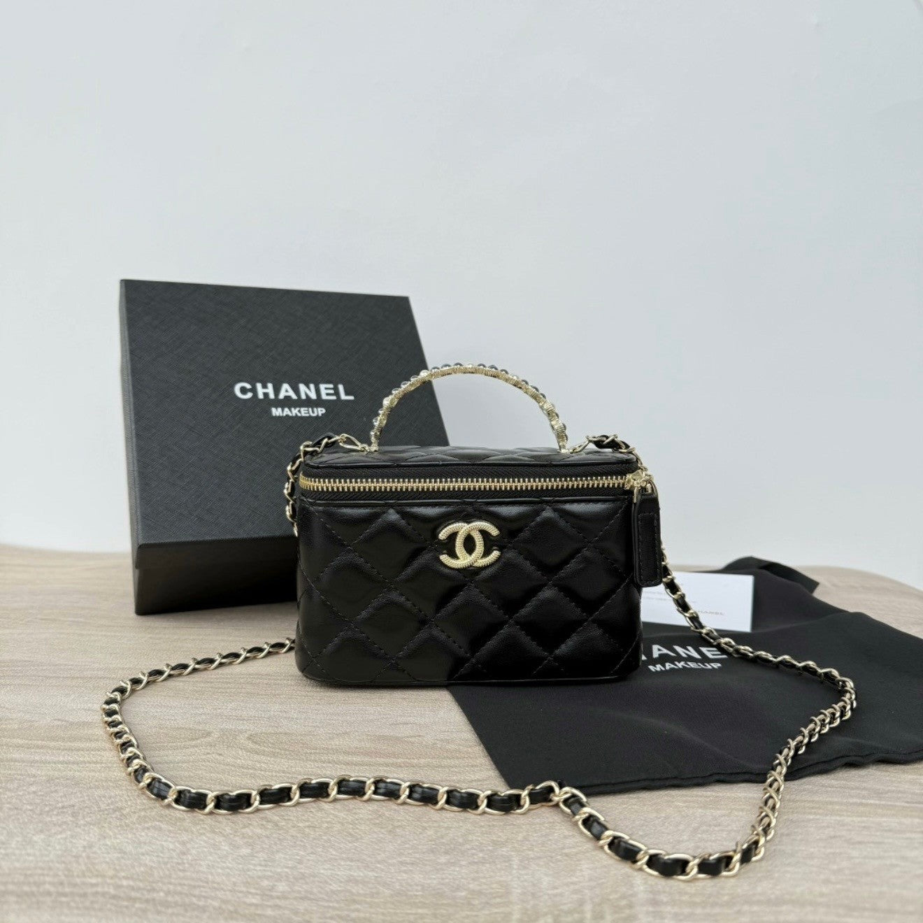 CHANEL Beauty / Makeup line mini Vanity Case – Gift With Purchase (GWP) item0