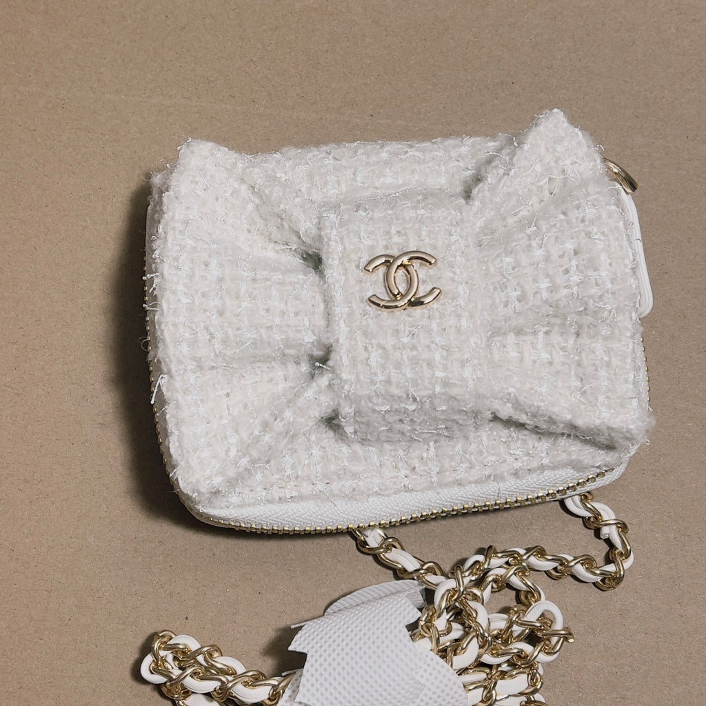 CHANEL Beaute VIP Gift Snow White Bow Chain Crossbody Card Pouch with Box (GWP)12