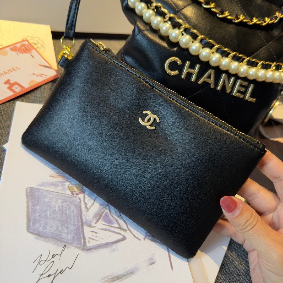 CHANEL Makeup VIP Gift  Pouch Purse With Chain Crossbody Bag, Box GWP NIB9