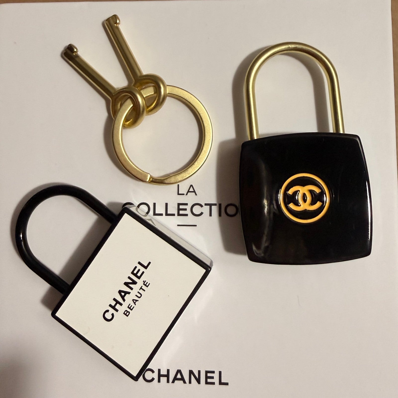 CHANEL BEAUTE LA COLLECTION PadLocker & Keys Set GWP Novelty Bag Charm Keychain1
