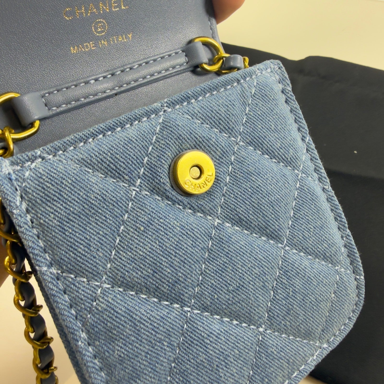 CHANEL Beauty / Makeup line mini Denim bag – Gift With Purchase (GWP) item Blue4