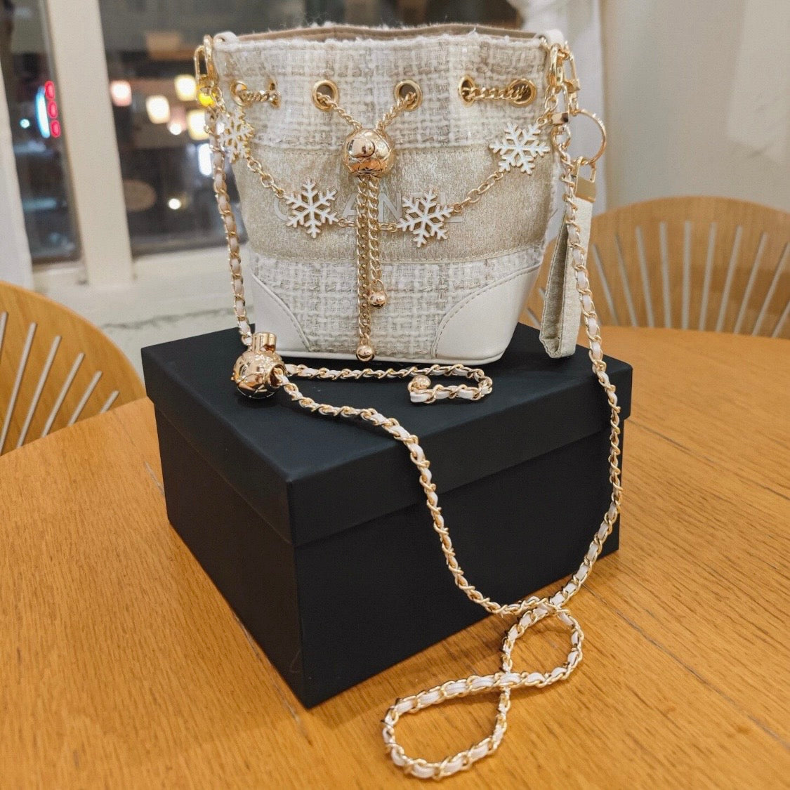 White & Gold Christmas Gift Bag