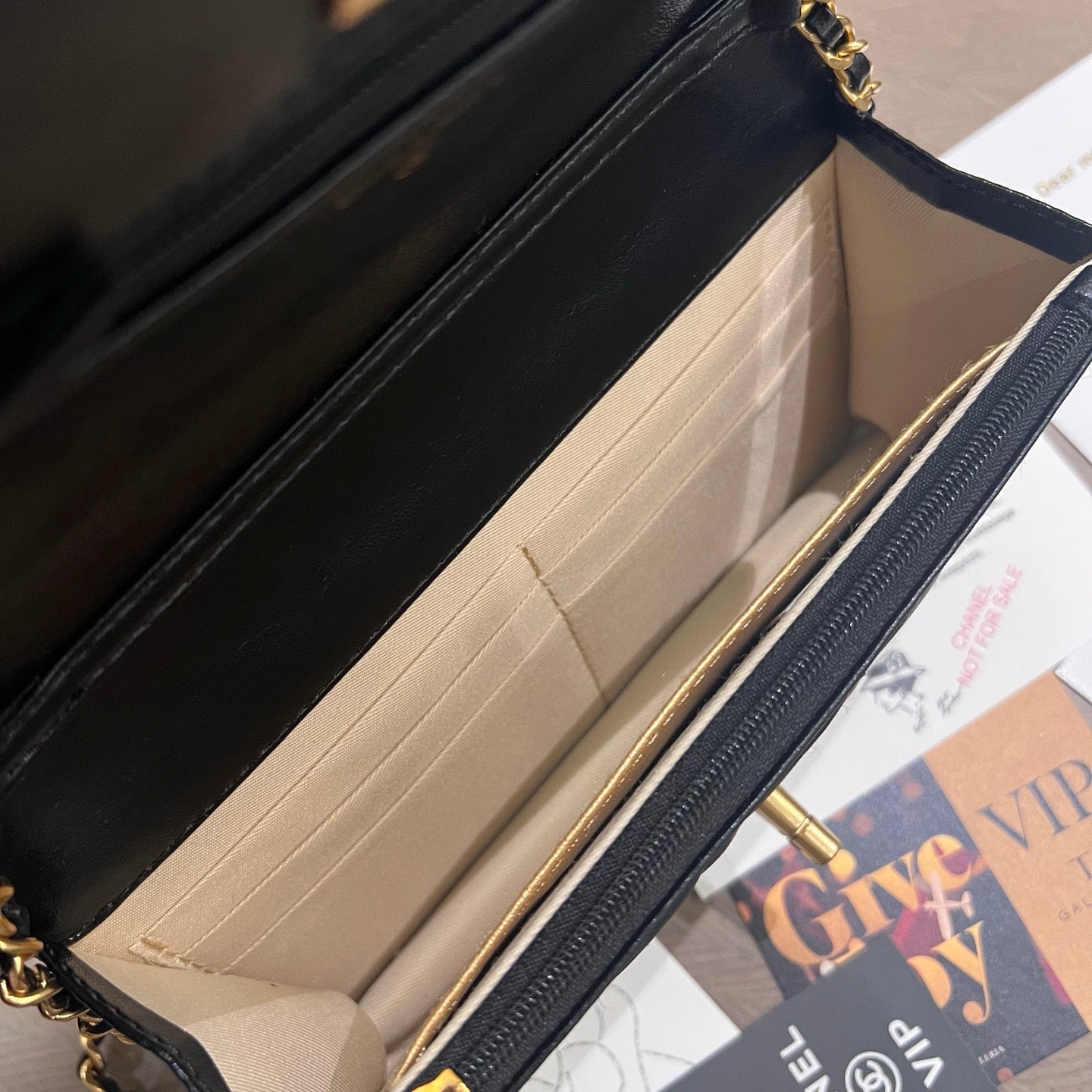 Black Woc With Golden Ball Chain