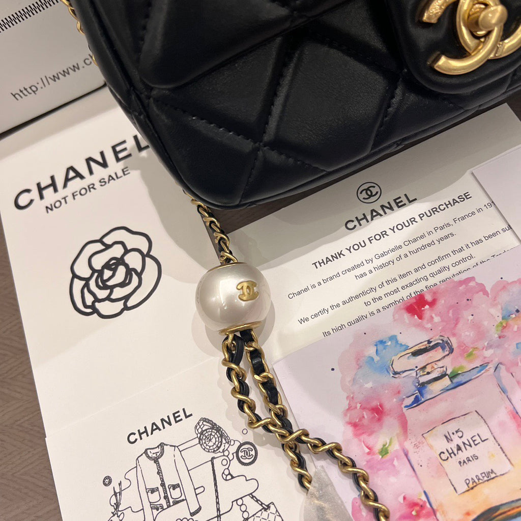 Quilted Lambskin Double Pearls Flap bag