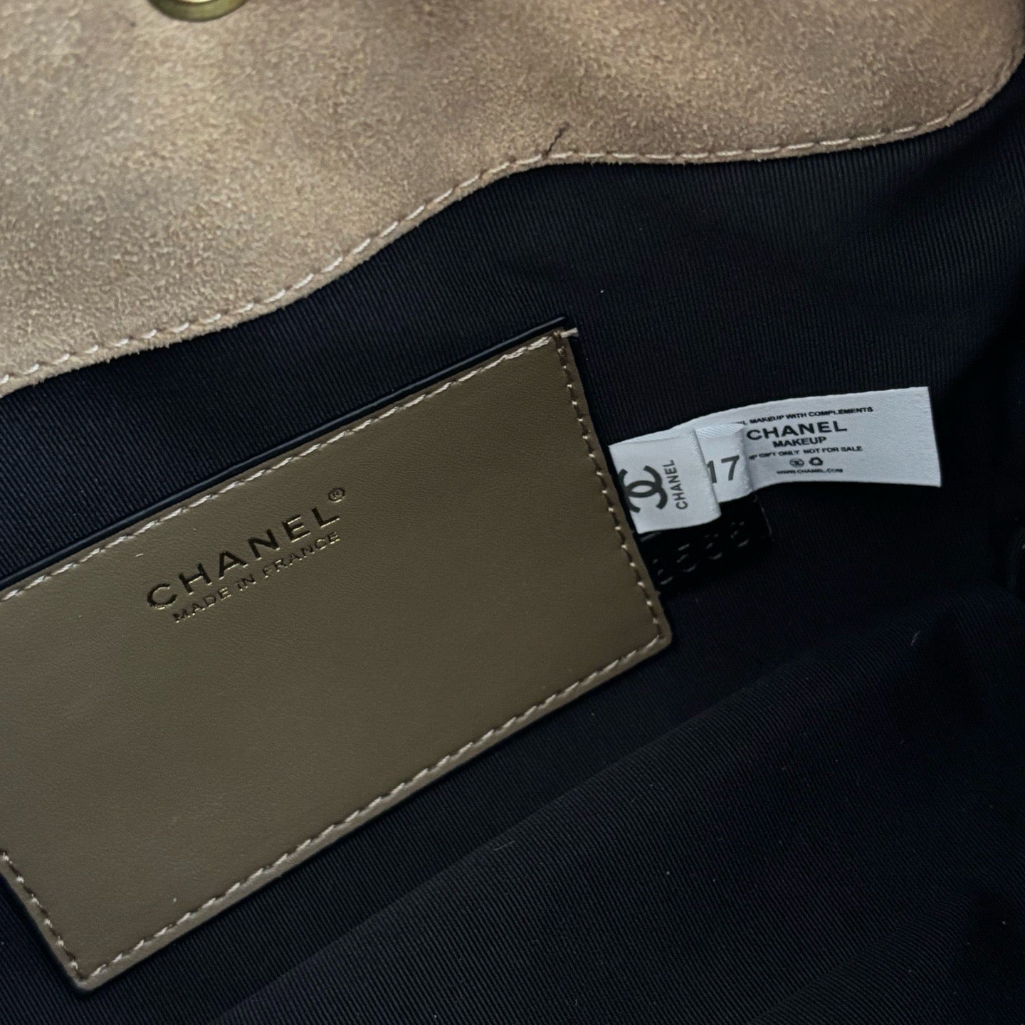 Sand Suede Calfskin Hobo Bag 25C Med