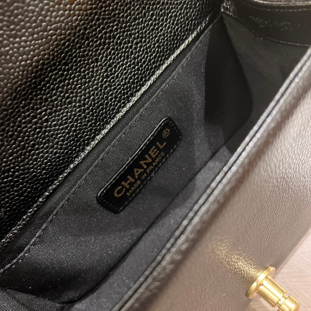 Caviar Leather small Leboy